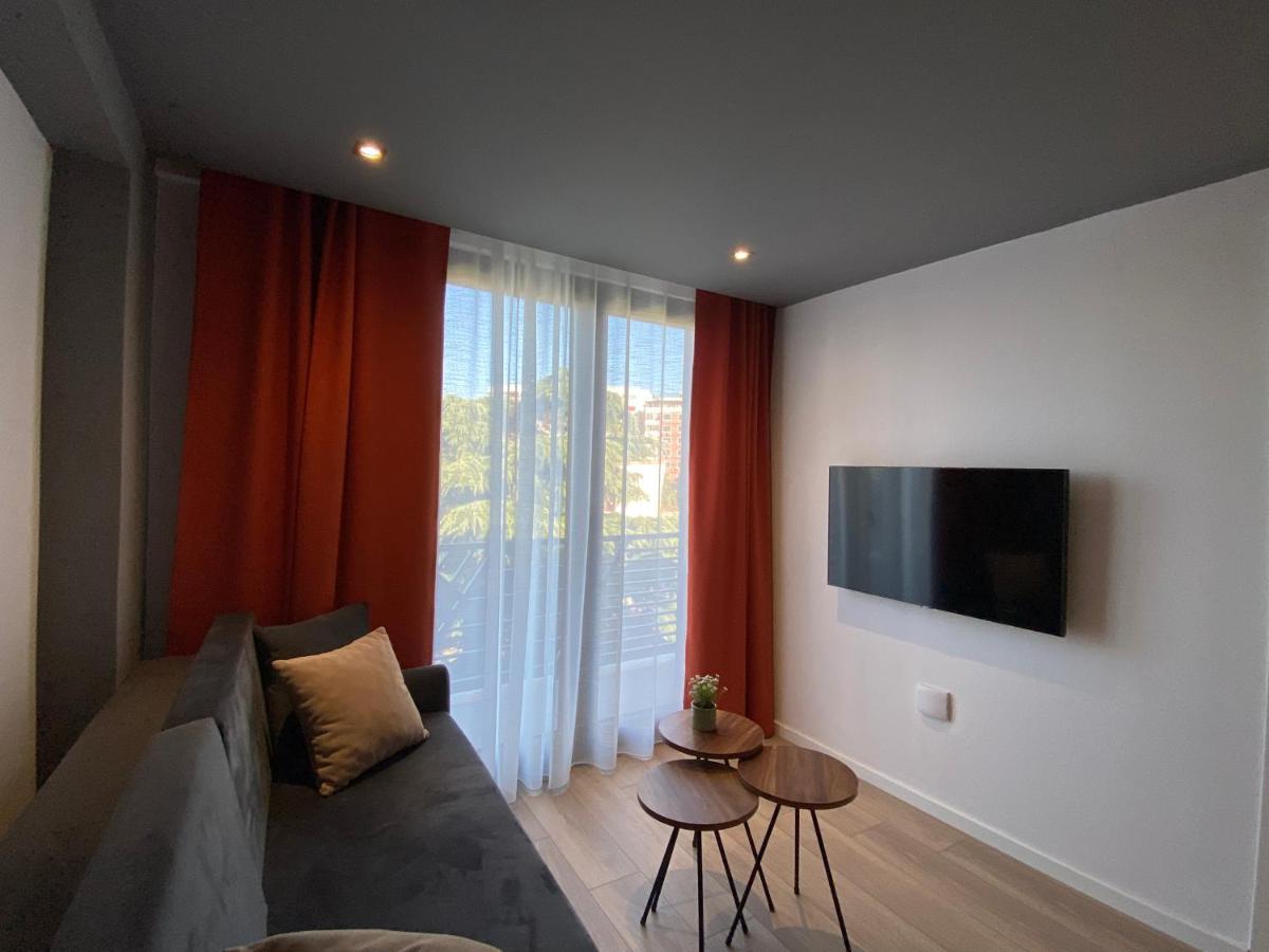 Brand New Apts Located At The City'S Main Square-100 Mbs Wifi Durres Exterior photo