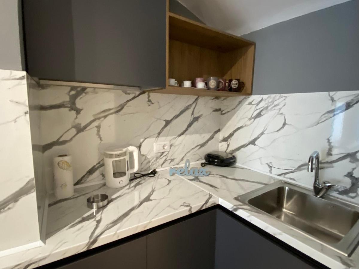 Brand New Apts Located At The City'S Main Square-100 Mbs Wifi Durres Exterior photo