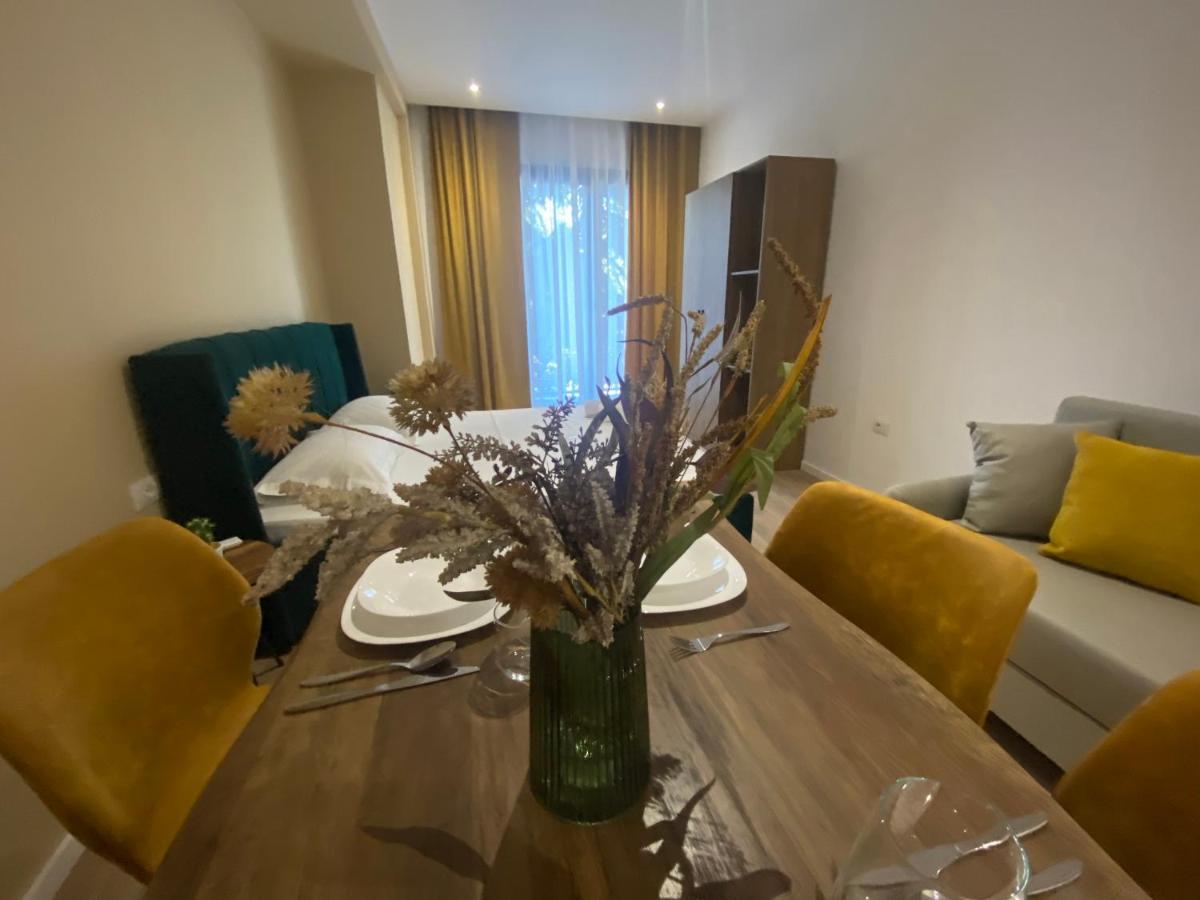 Brand New Apts Located At The City'S Main Square-100 Mbs Wifi Durres Exterior photo