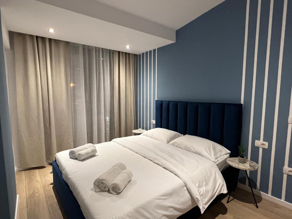 Brand New Apts Located At The City'S Main Square-100 Mbs Wifi Durres Exterior photo